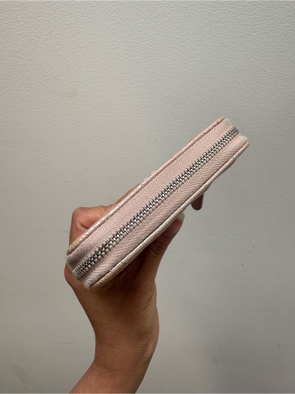 {Chanel} 🦄 17B Iridescent Rose Gold Zippy Wallet - Picture 7 of 11